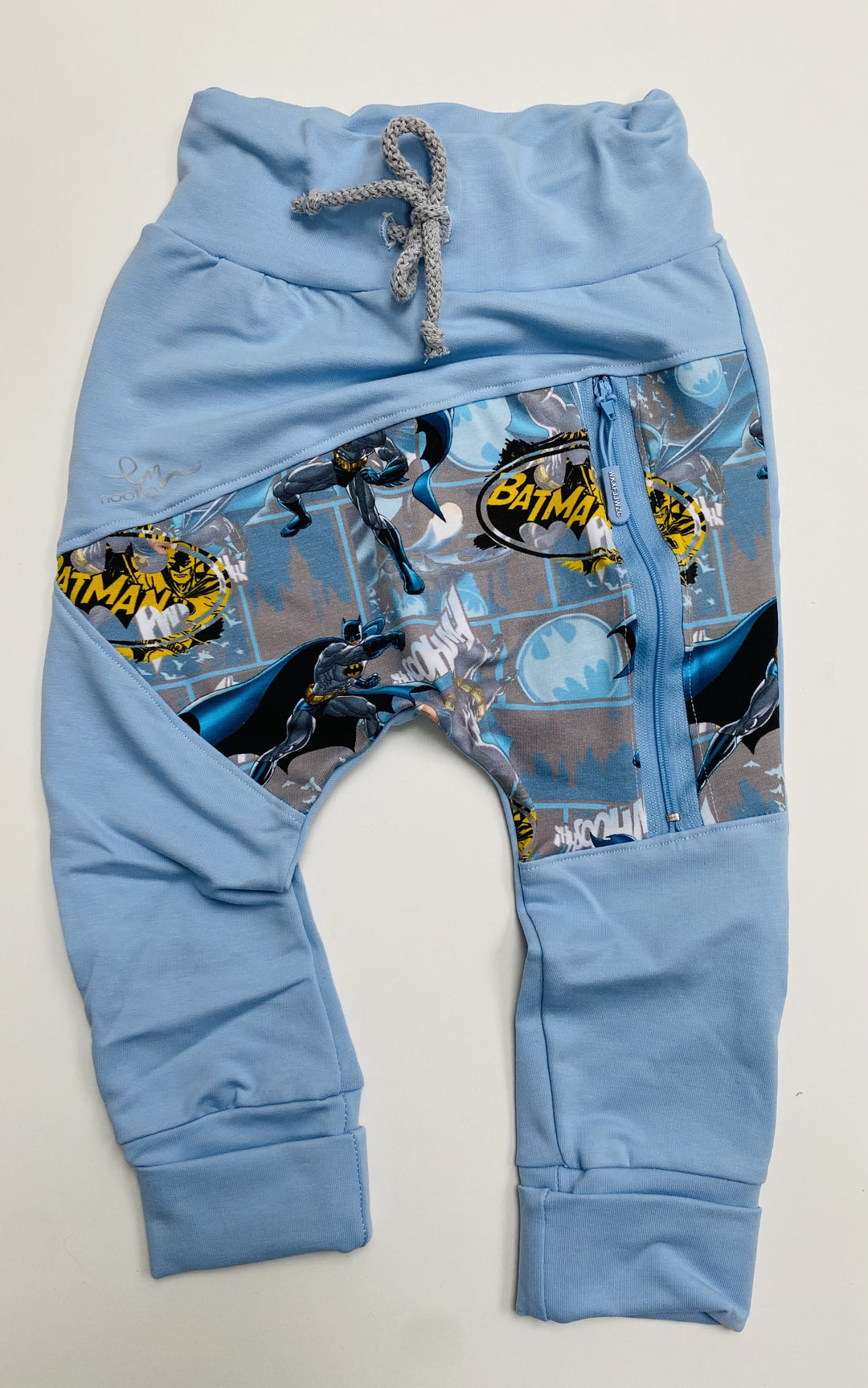 Otroške dolge hlačke z zadrgo Batman svetlo modre