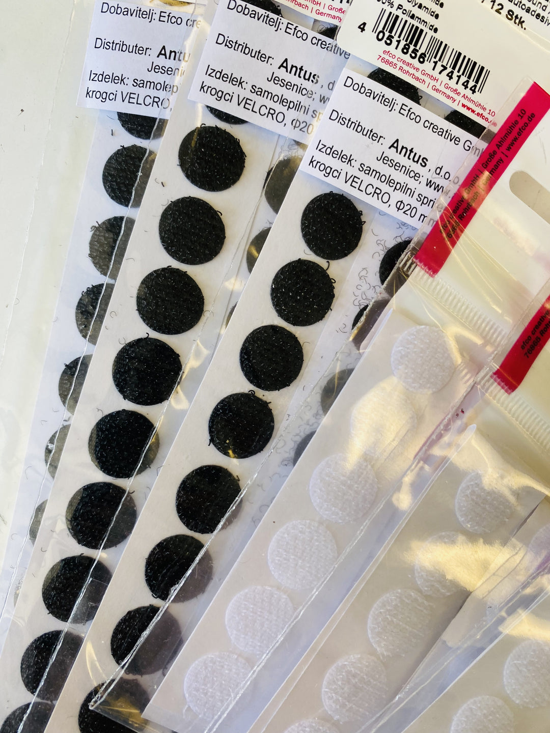 Samolepilni krogci Velcro 12mm sort.barv